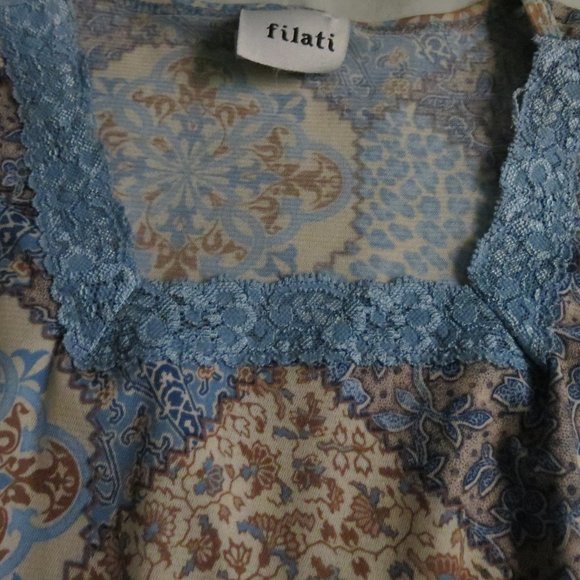 Patterned Flowy Blouse - Picture 6 of 8